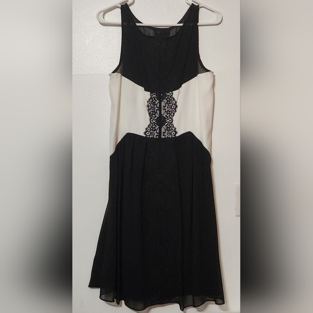 Vince Camuto size L dress - Picture 2 of 3